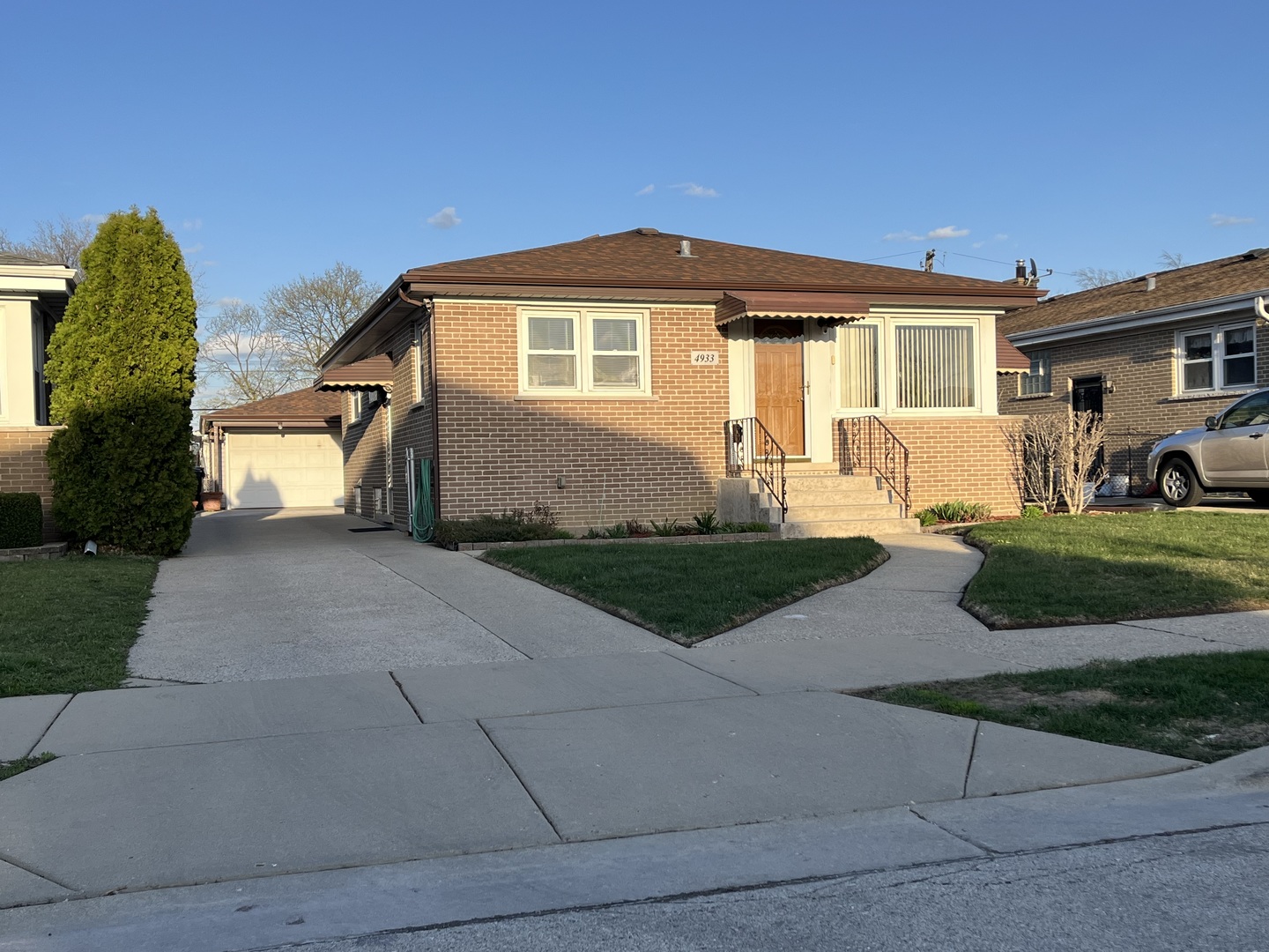 4933 N Opal Avenue Property Photo