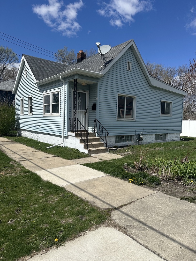 367 E Locust Street Property Photo