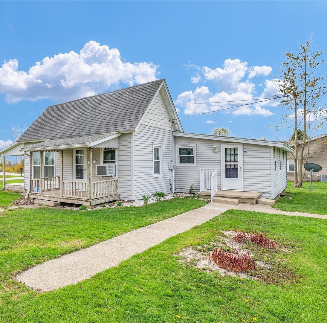 207 E Madison Street Property Photo