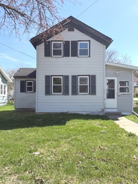 222 Real Estate Listings Main Image