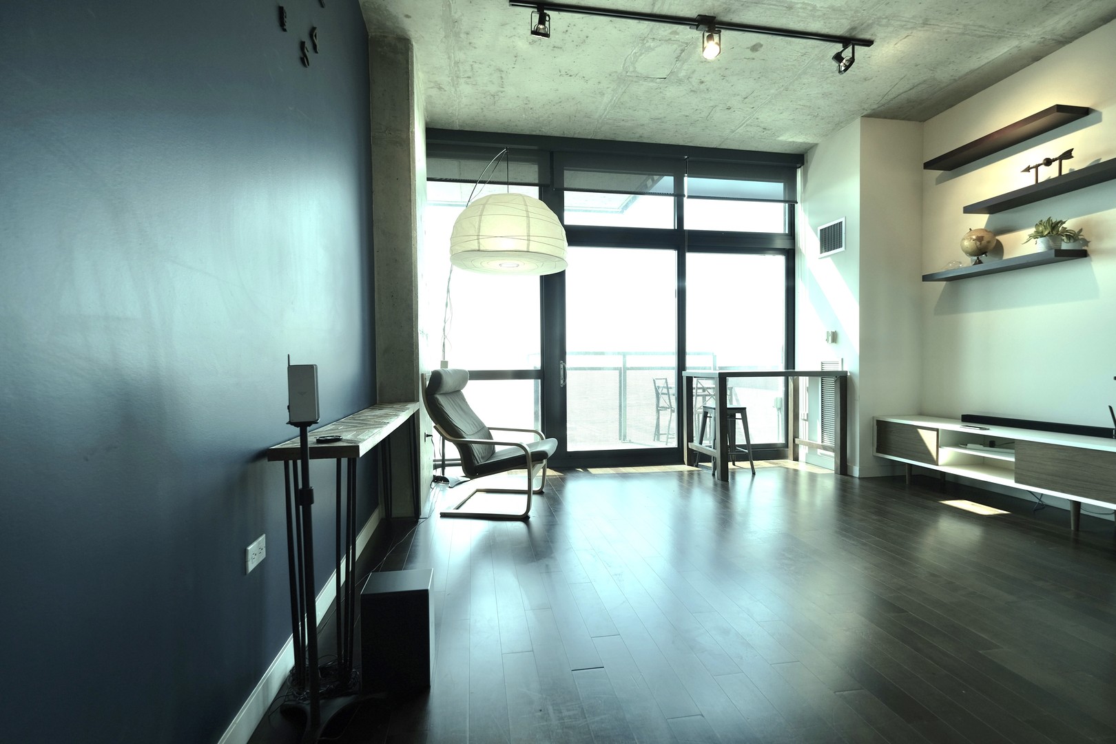 235 W Van Buren Street 4206 Property Photo 6