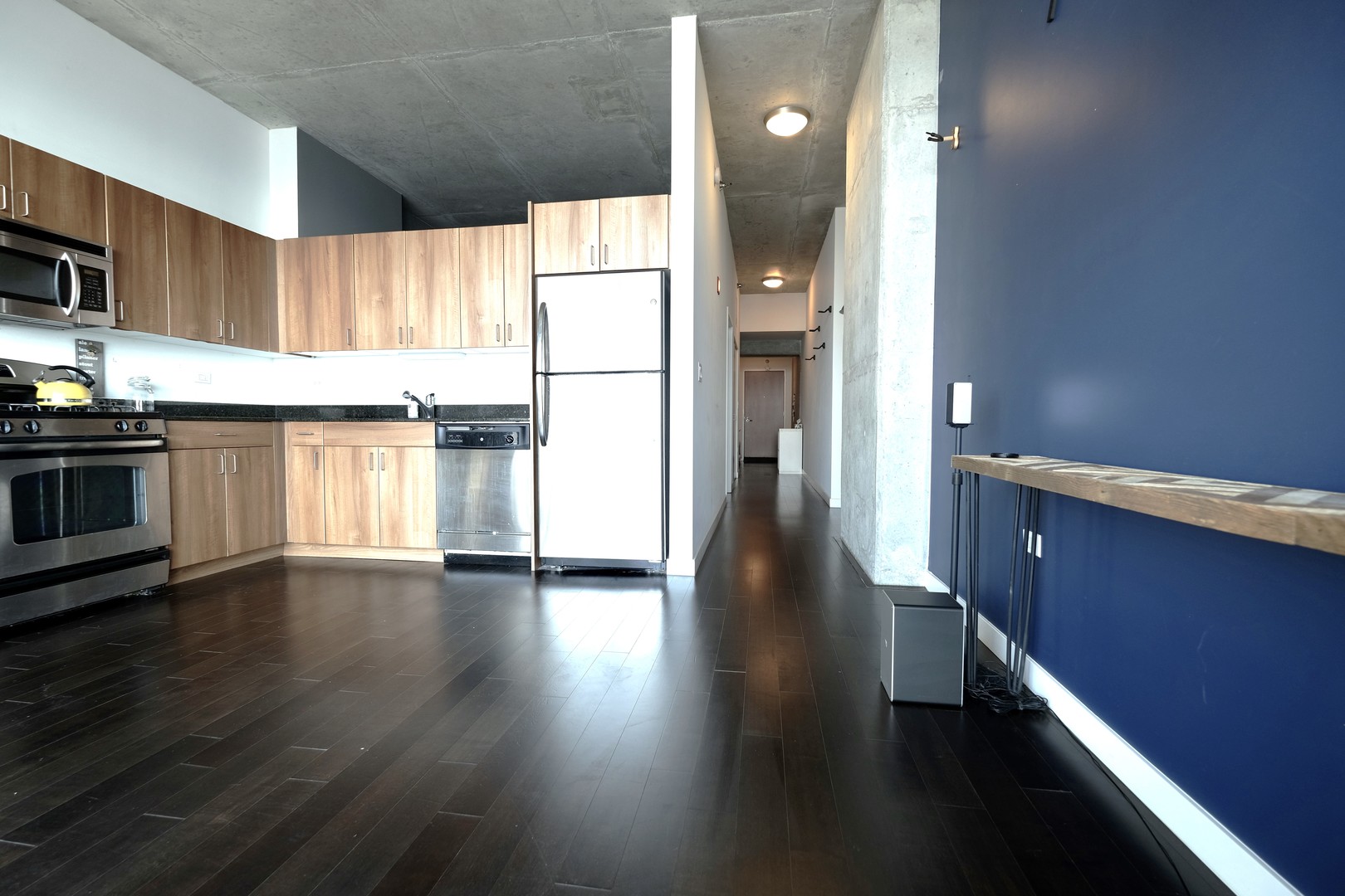 235 W Van Buren Street 4206 Property Photo 9