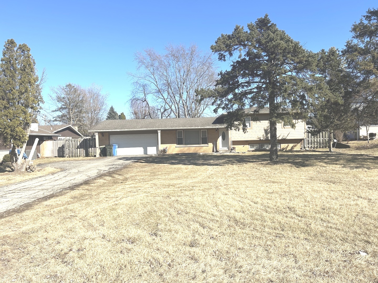 1n431 Main Street Property Photo