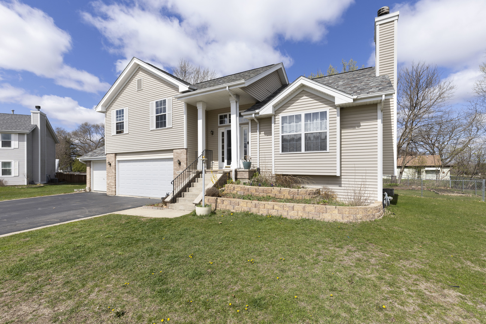 5512 Downing Court Property Photo 2