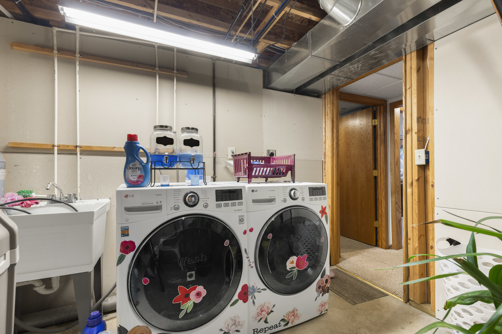 5512 Downing Court Property Photo 10