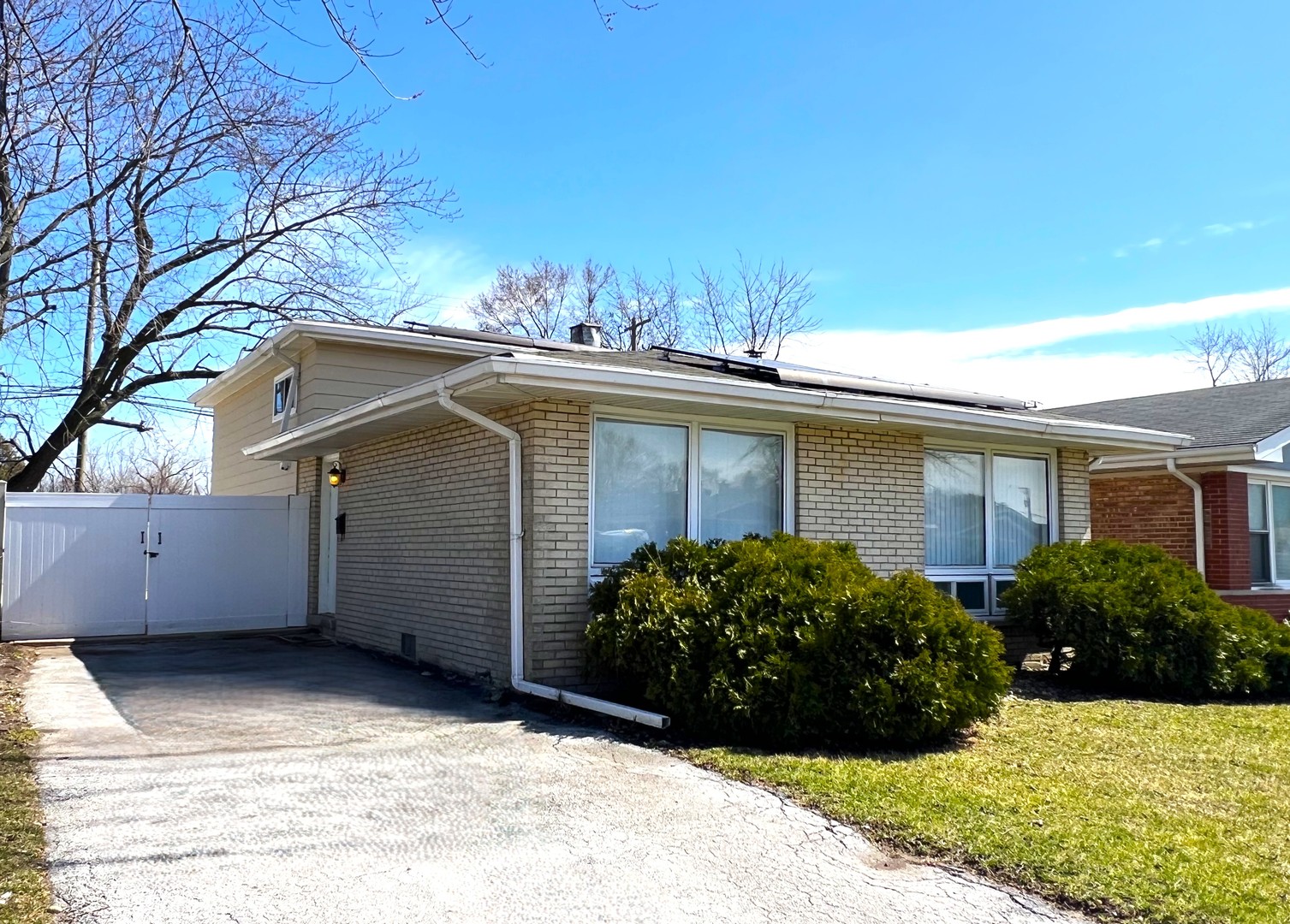 14301 Dorchester Avenue Property Photo
