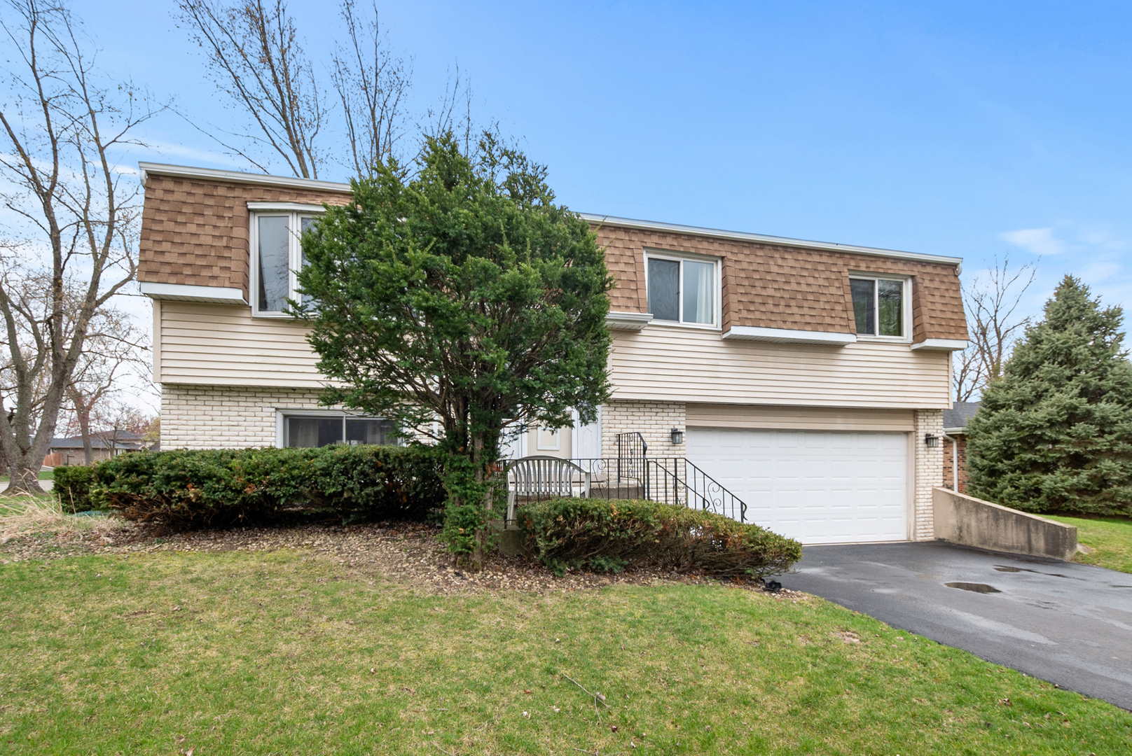 8509 Hemlock Street Property Photo