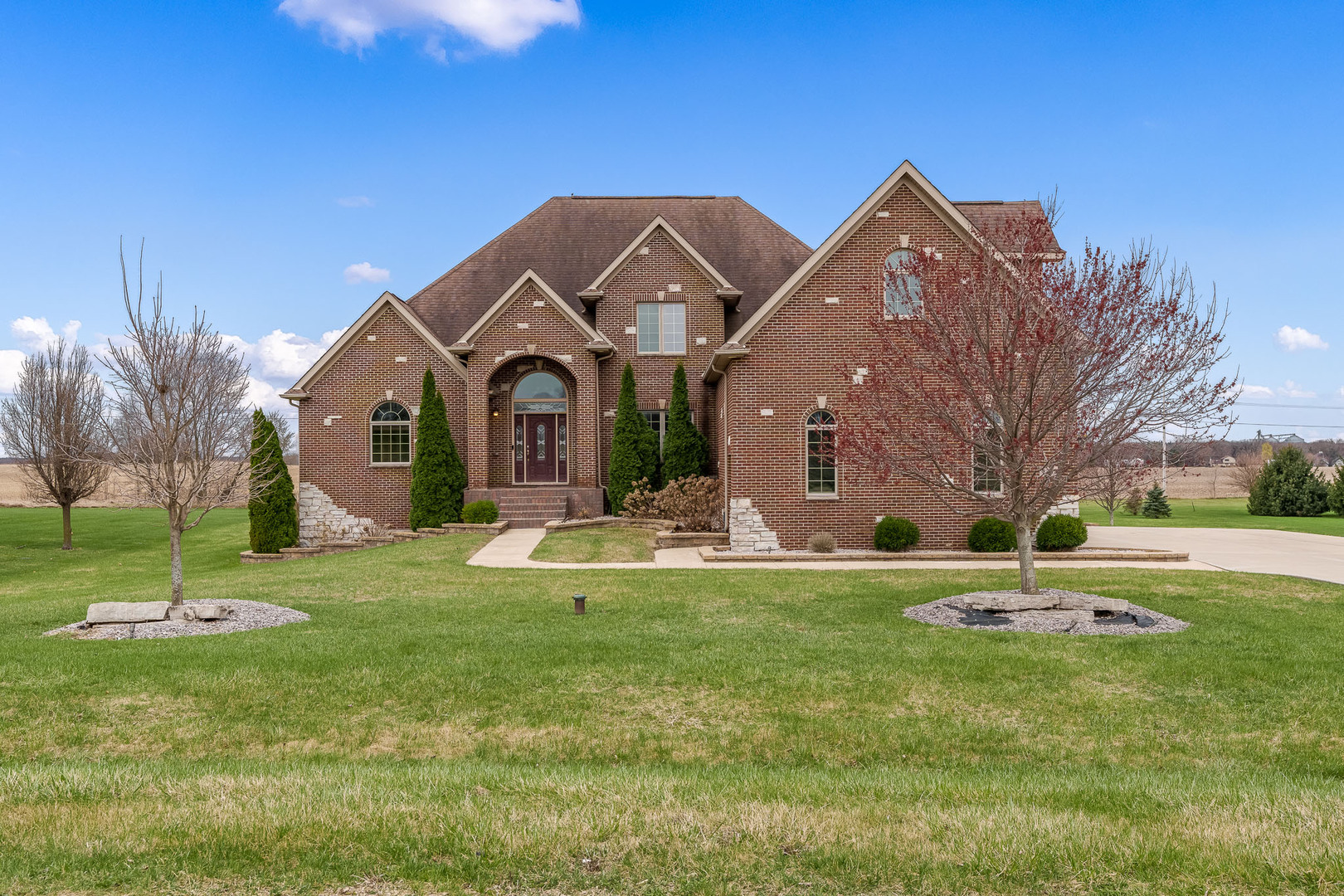 223 Real Estate Listings Main Image