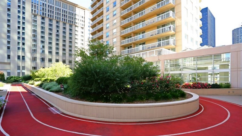 545 N Dearborn Street 1107 Property Photo 16