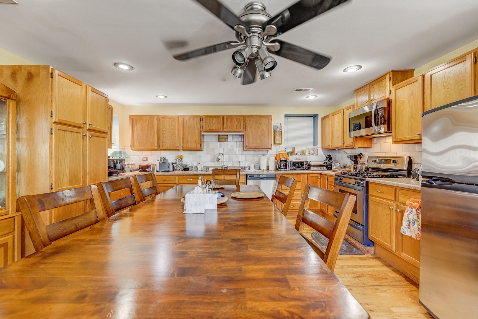 3827 S Archer Avenue Property Photo 3