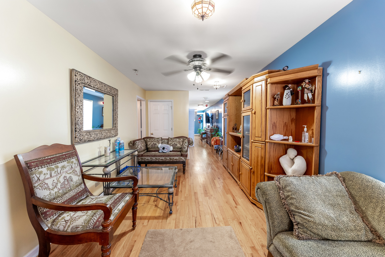 3827 S Archer Avenue Property Photo 7