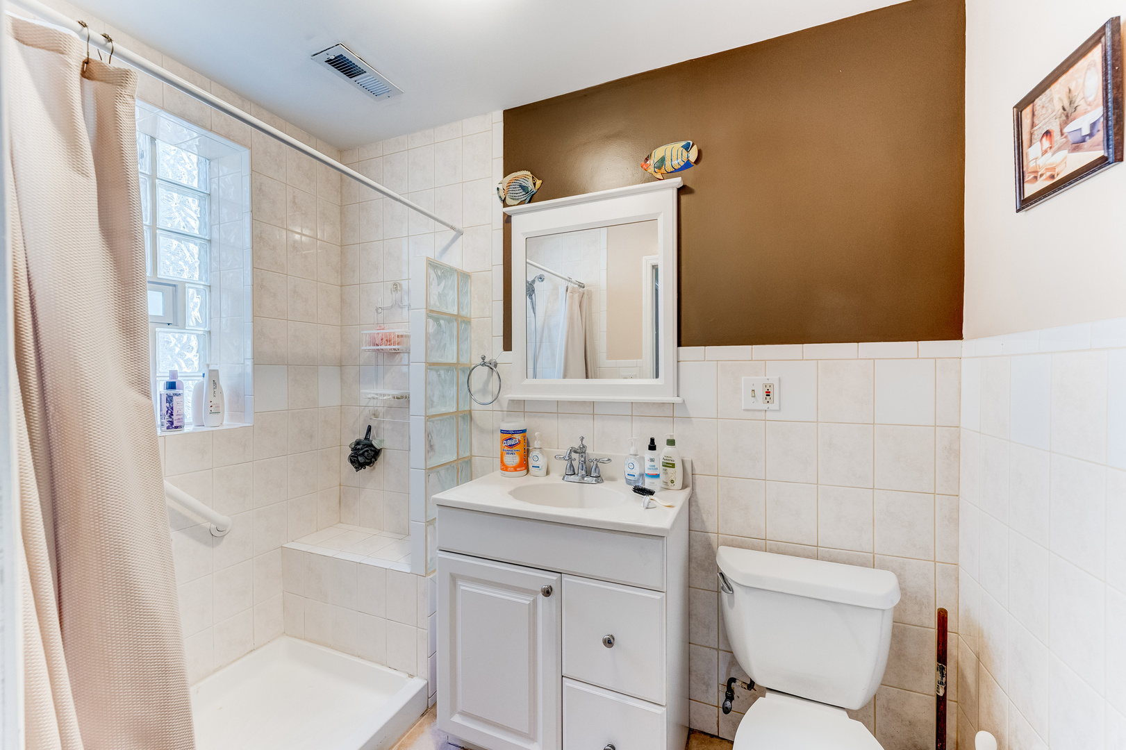3827 S Archer Avenue Property Photo 9