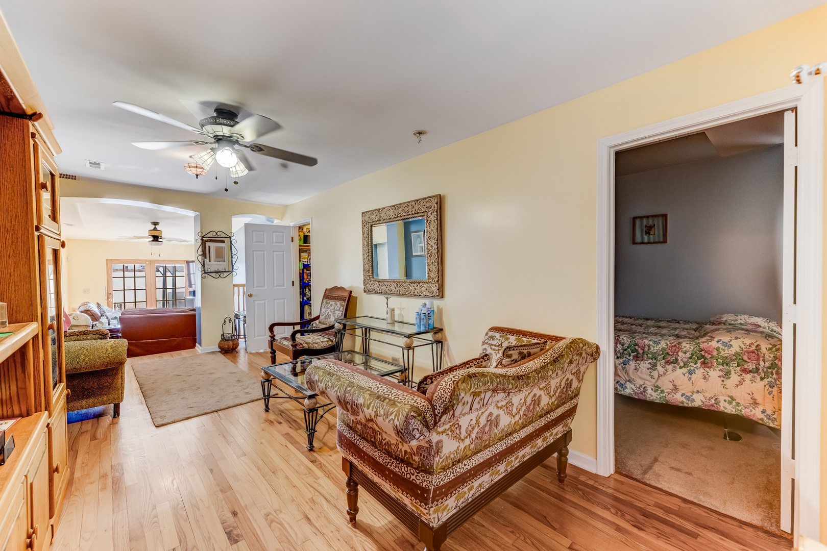 3827 S Archer Avenue Property Photo 11