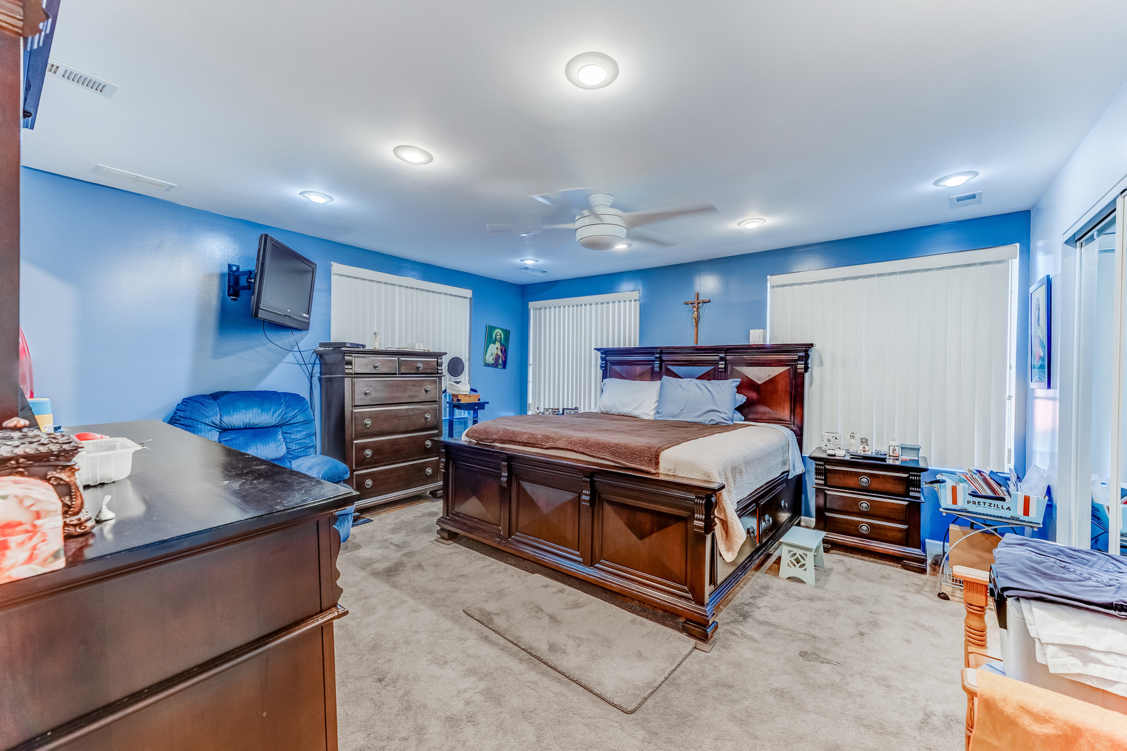 3827 S Archer Avenue Property Photo 13
