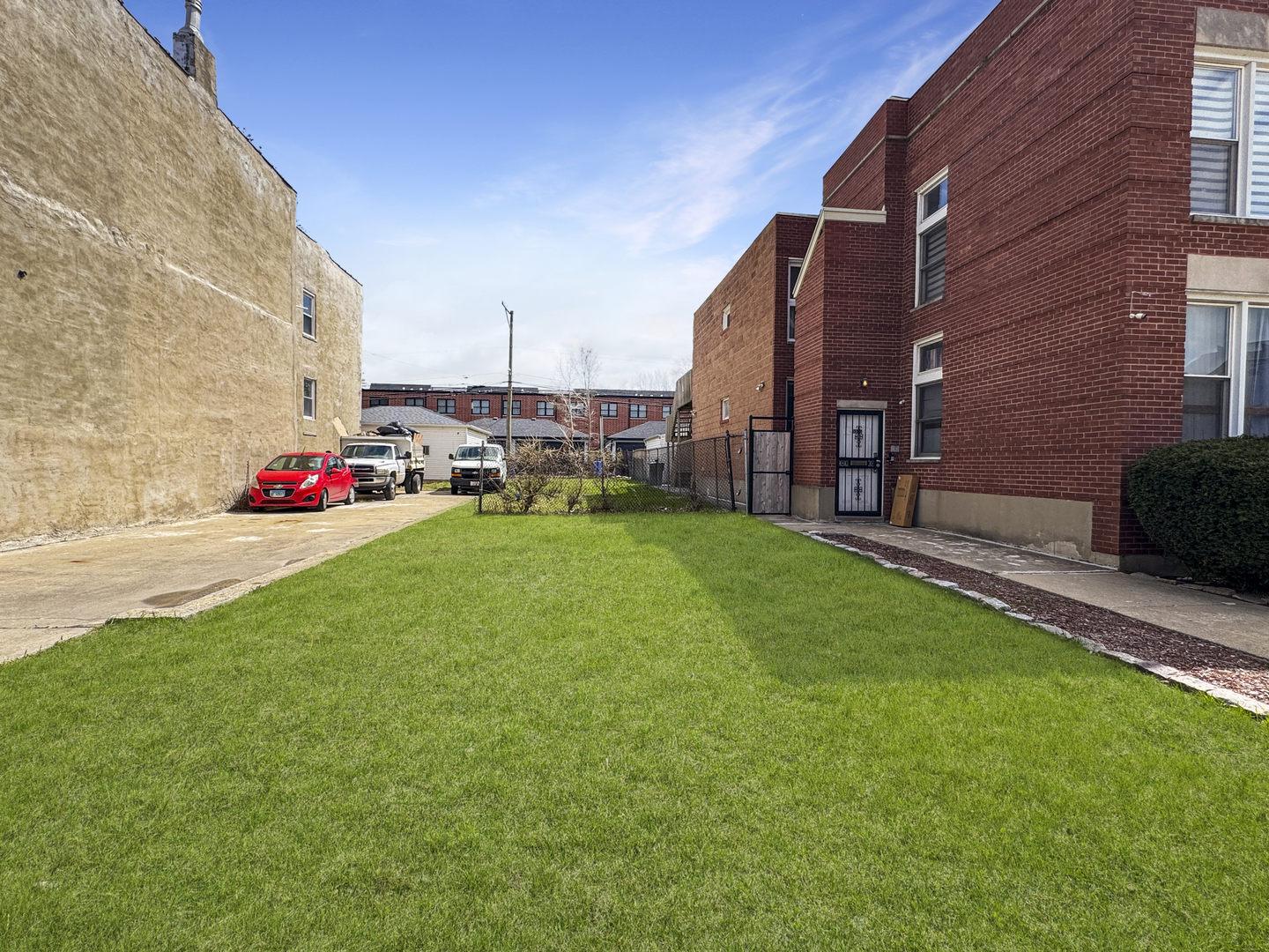 3333 S Indiana Avenue Property Photo