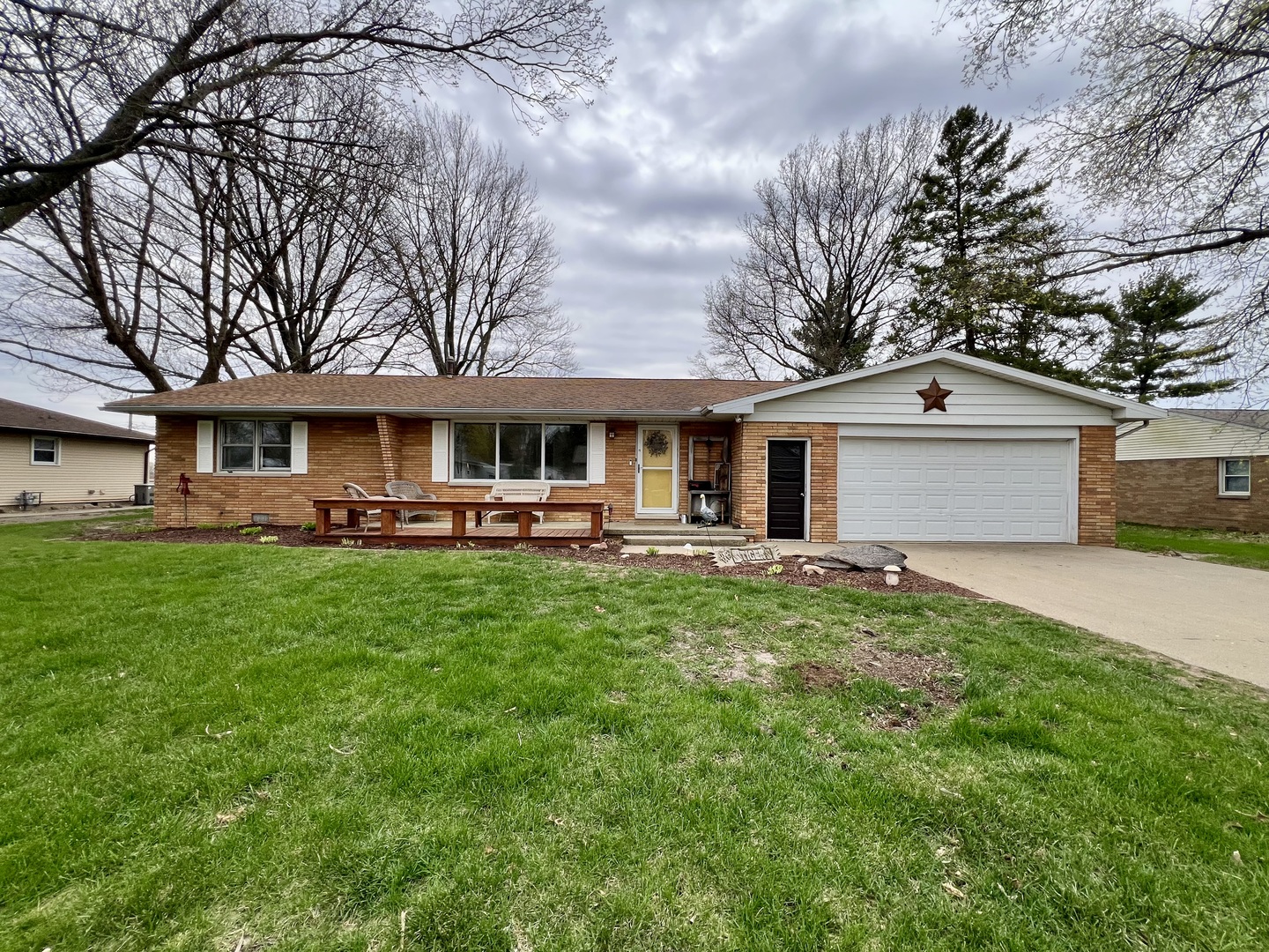18 Real Estate Listings Main Image