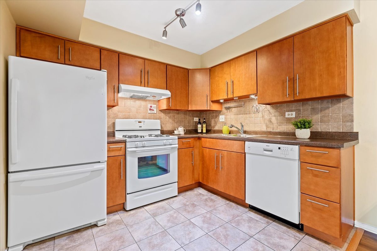 711 Waterford Road 2a Property Photo 5