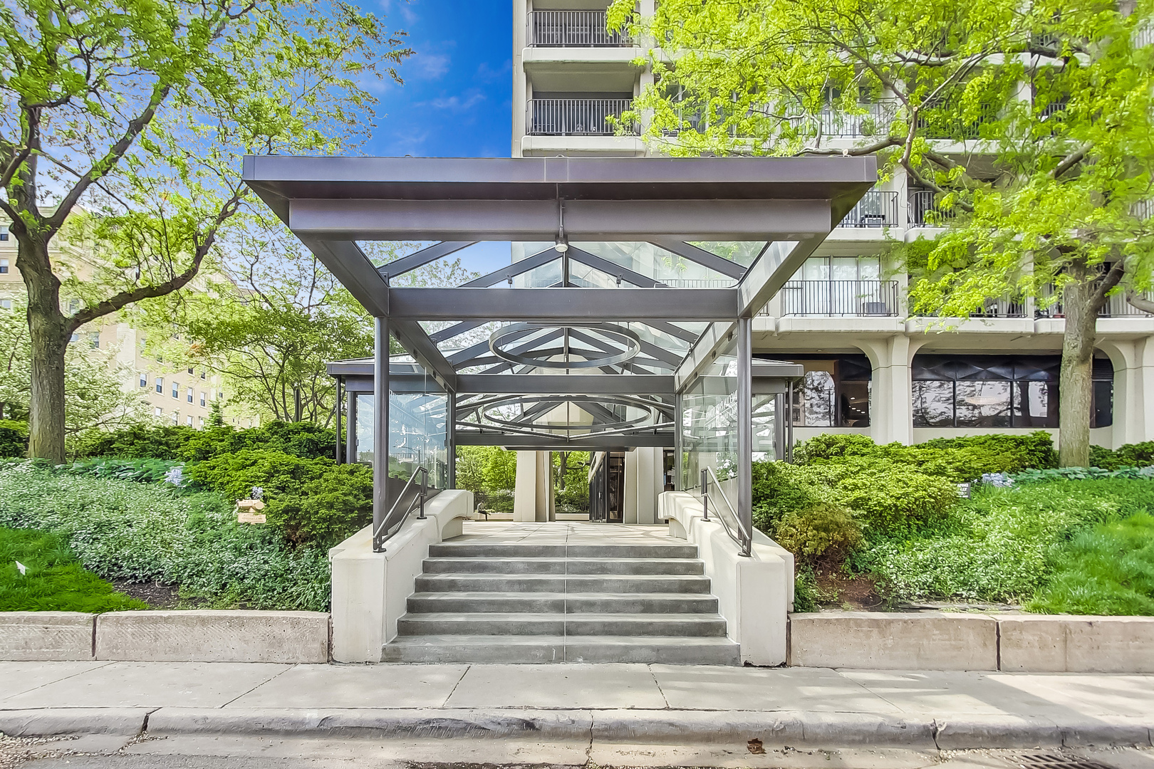 1960 N Lincoln Park W Property Photo 3