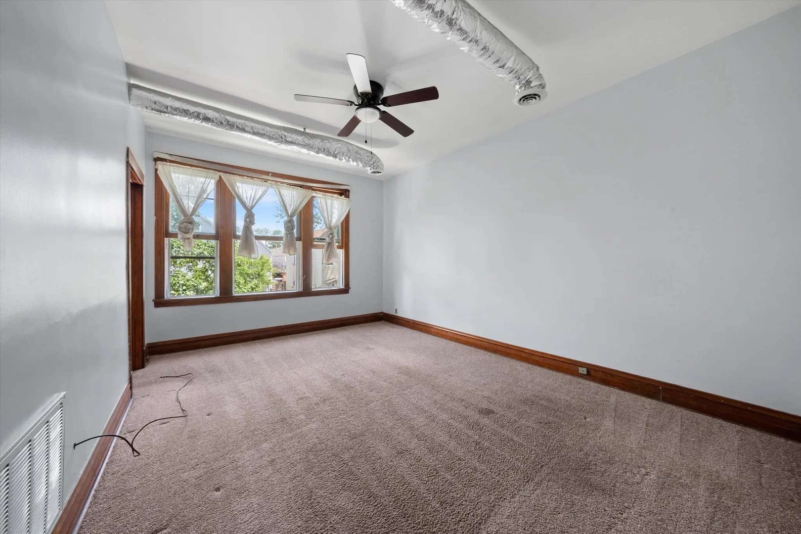 4538 S Fairfield Avenue Property Photo 7