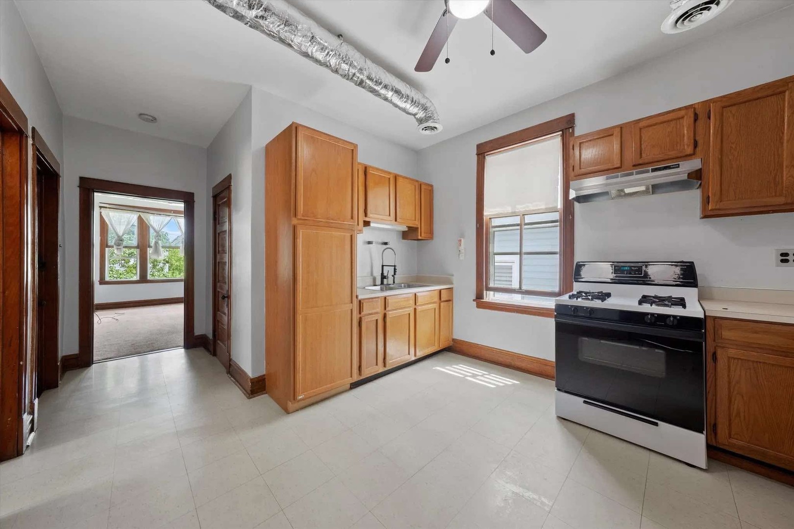 4538 S Fairfield Avenue Property Photo 9