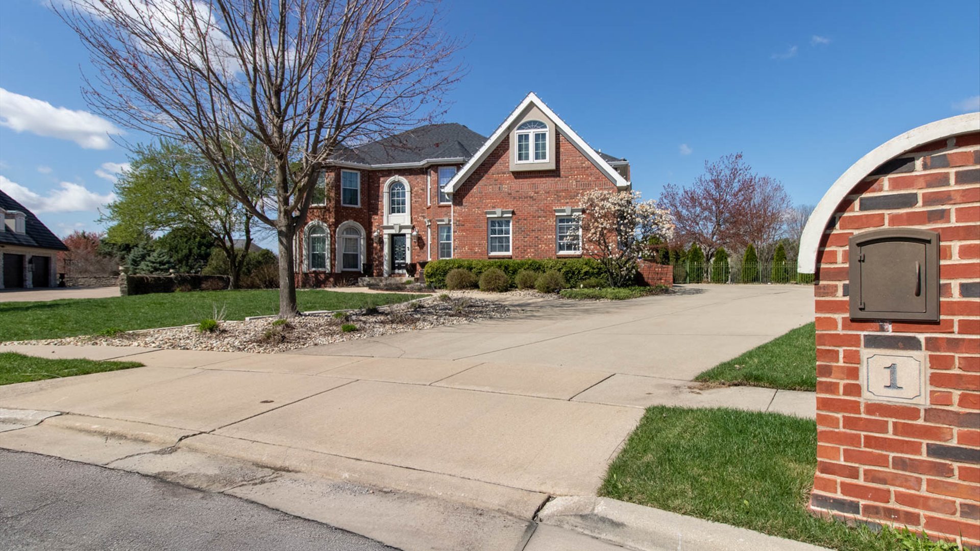1 Windsong Way Property Photo 10
