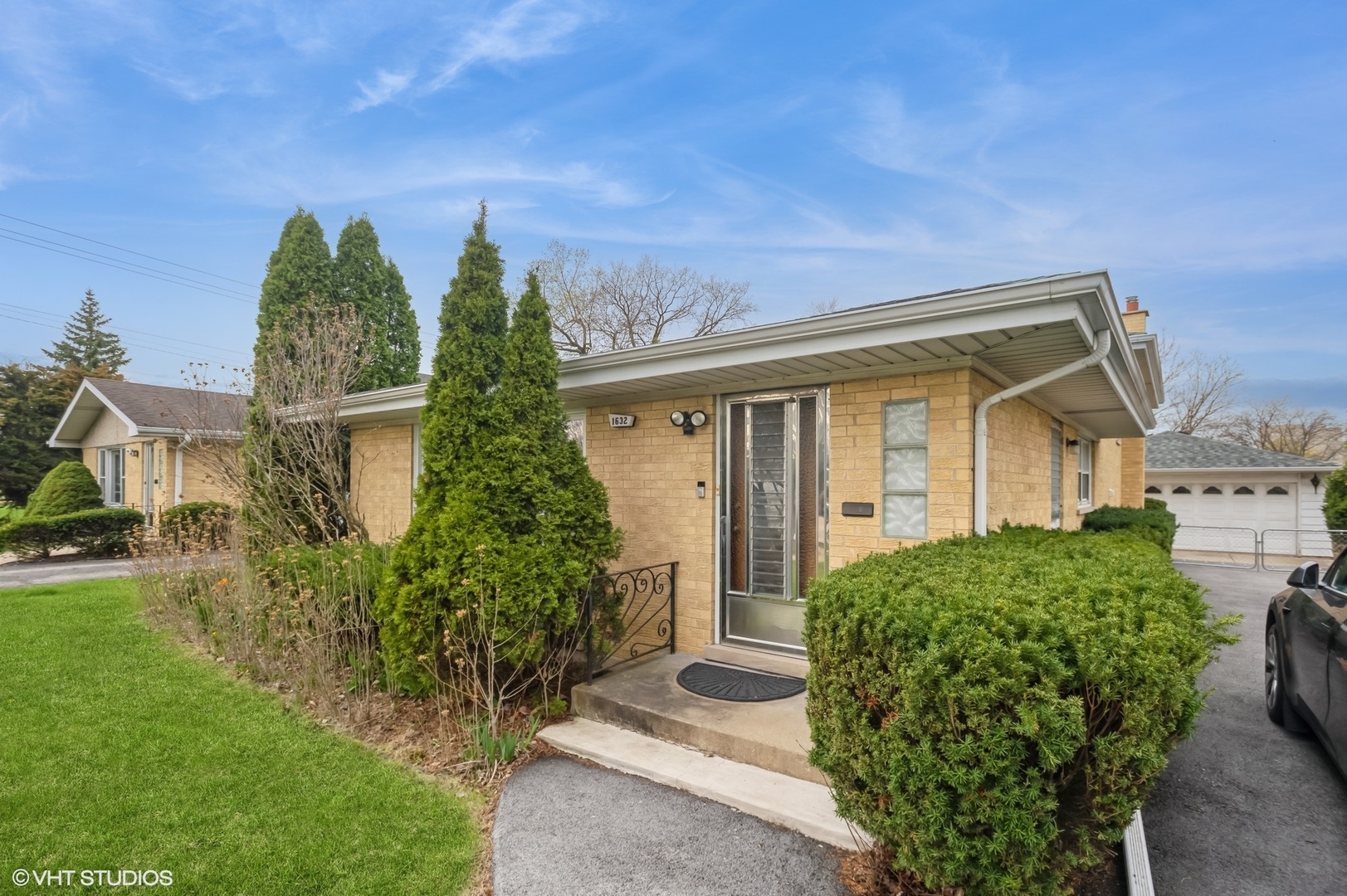 1632 N Greenwood Avenue Property Photo