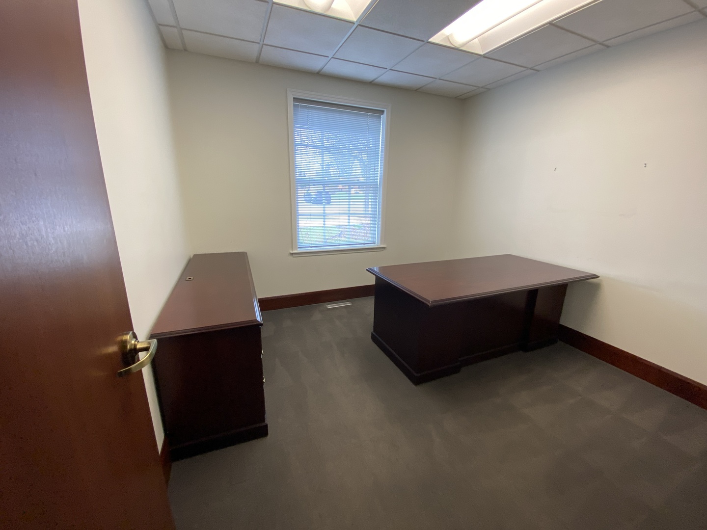 450 E Higgins Road Property Photo 14
