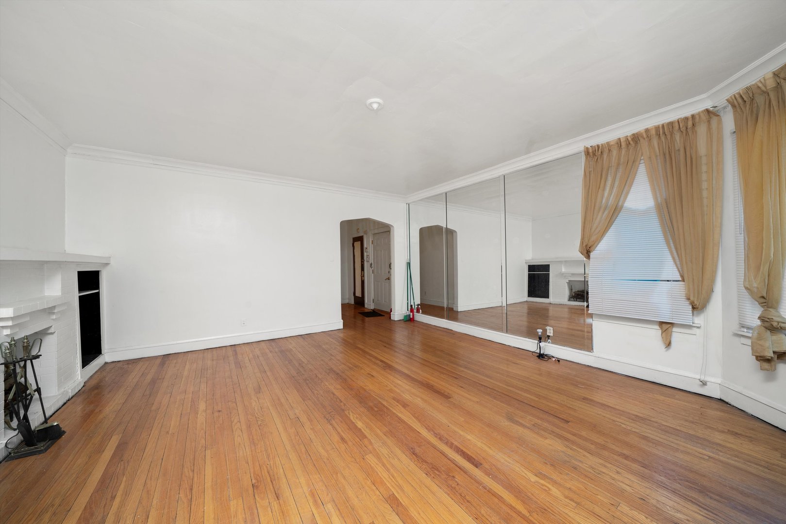 8307 S Maryland Avenue Property Photo 6