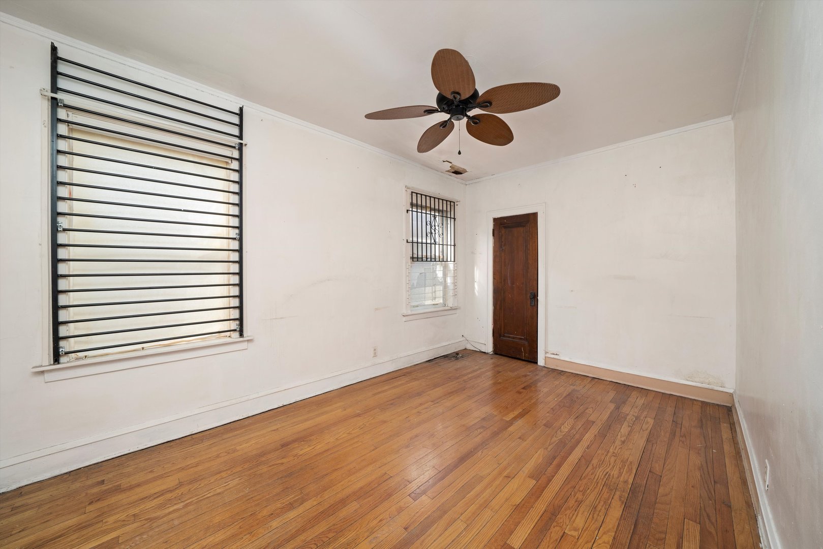 8307 S Maryland Avenue Property Photo 11