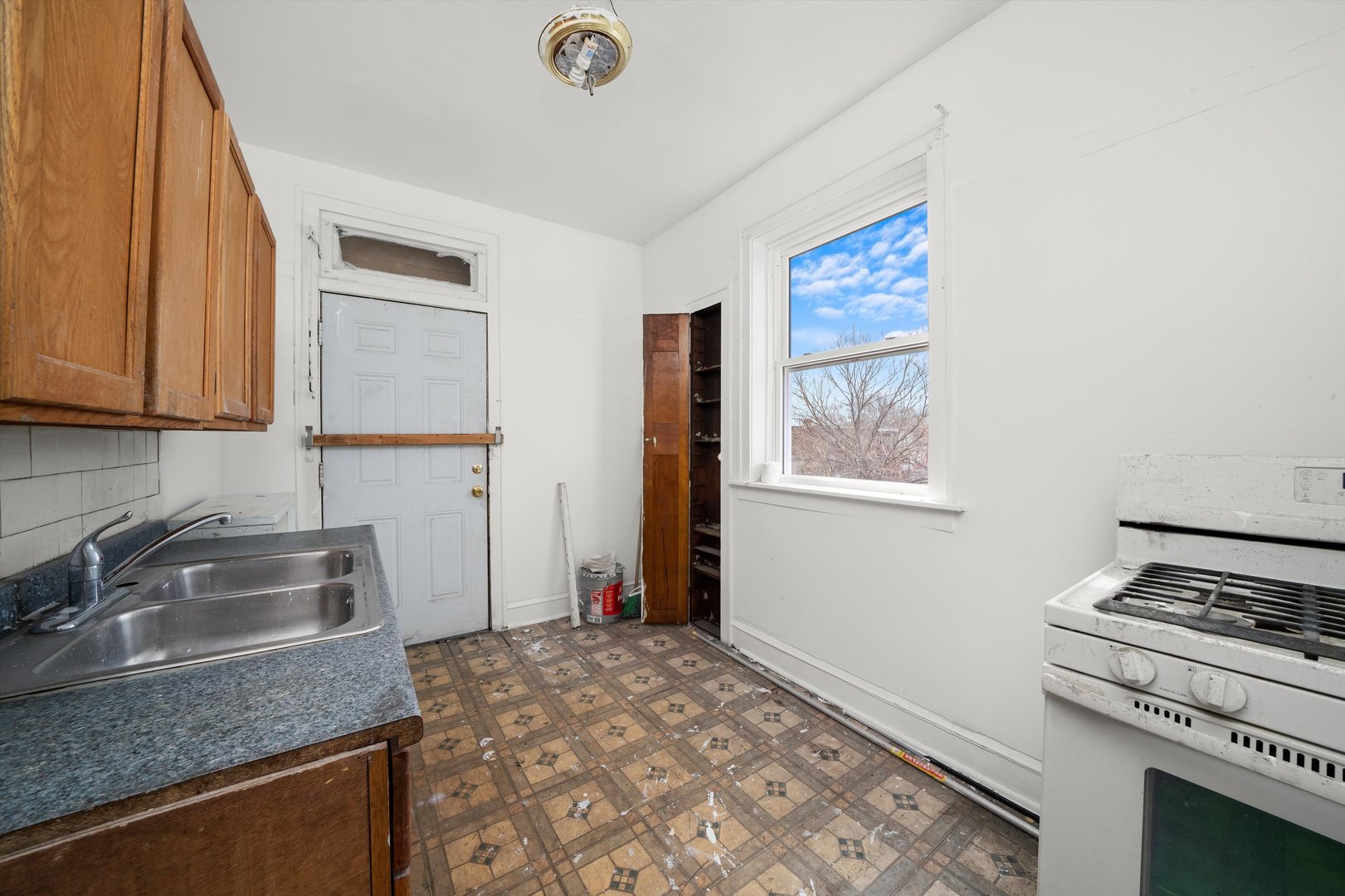 8307 S Maryland Avenue Property Photo 33