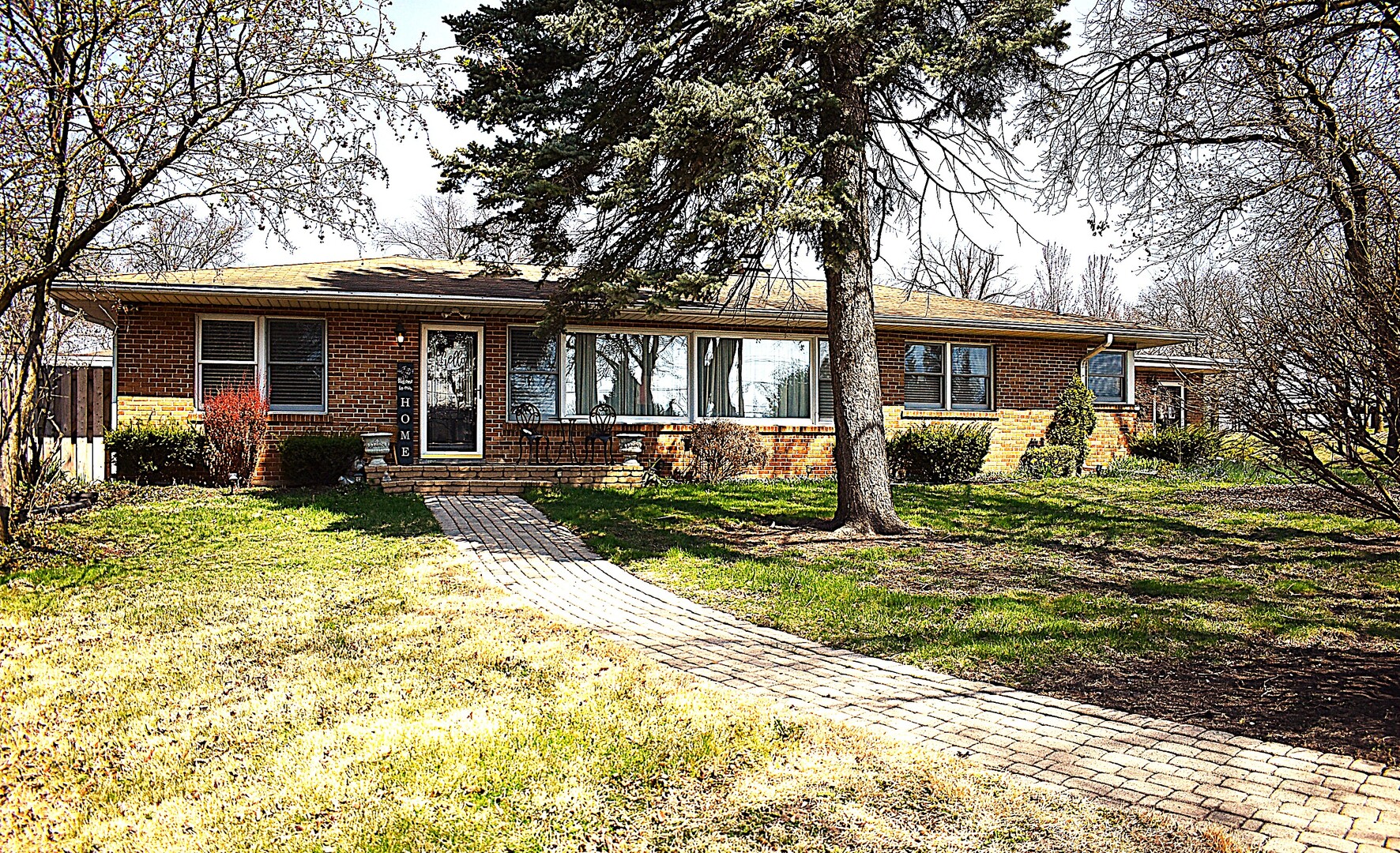 353 E Butterfield Road Property Photo 1