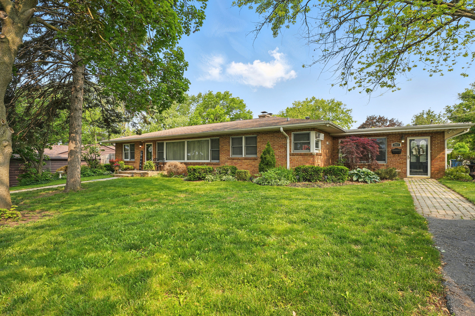 353 E Butterfield Road Property Photo 2