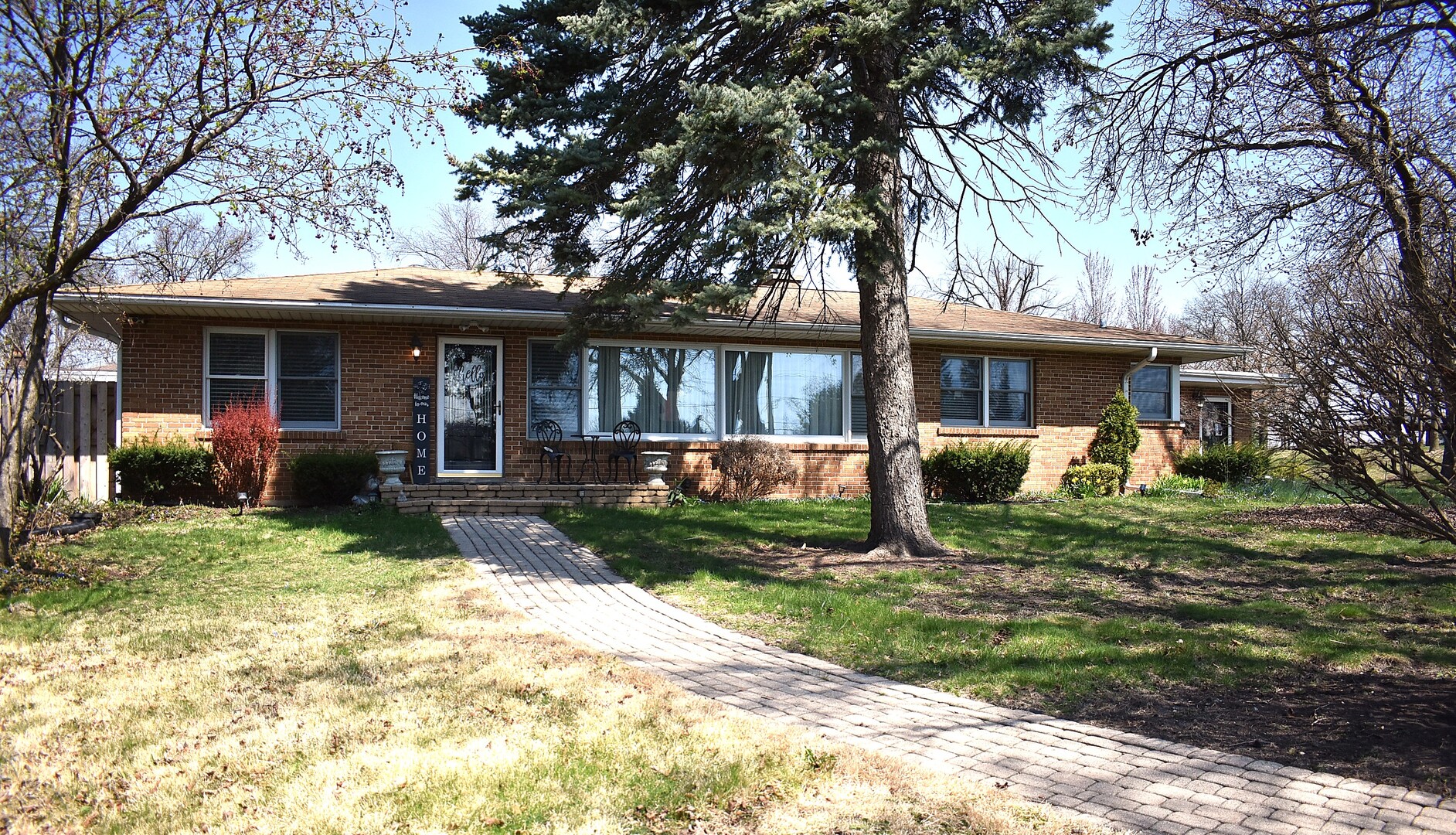 353 E Butterfield Road Property Photo 3
