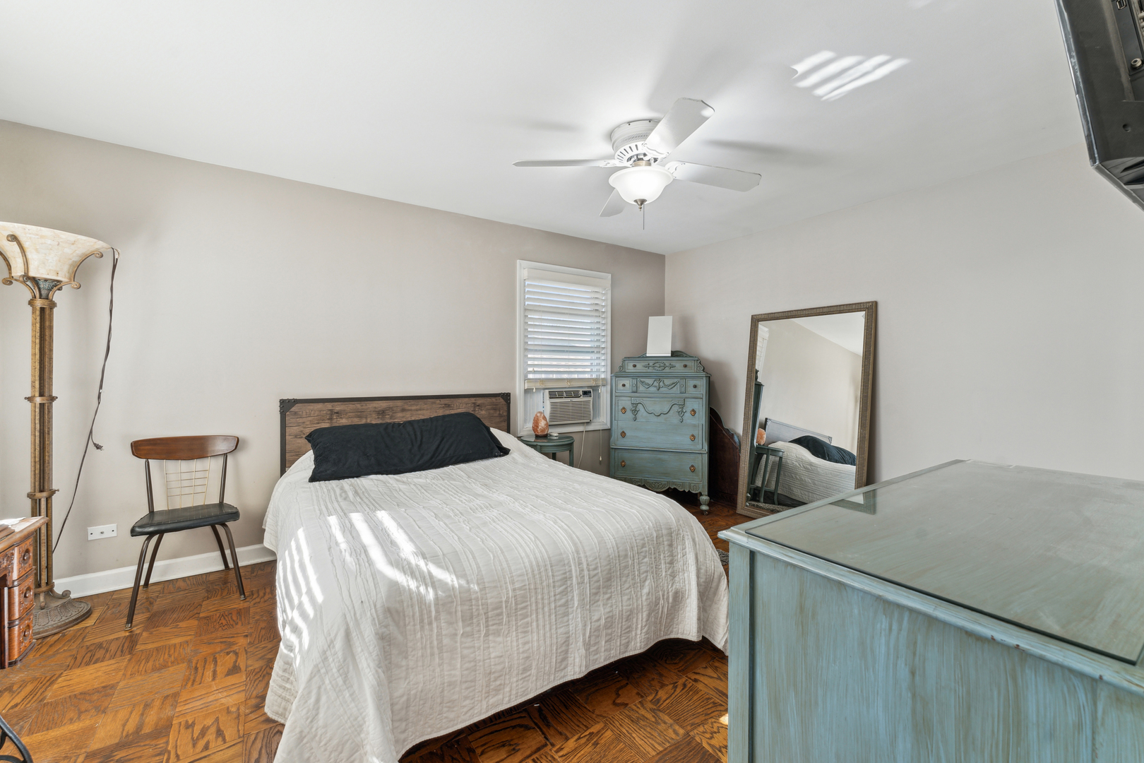 353 E Butterfield Road Property Photo 16