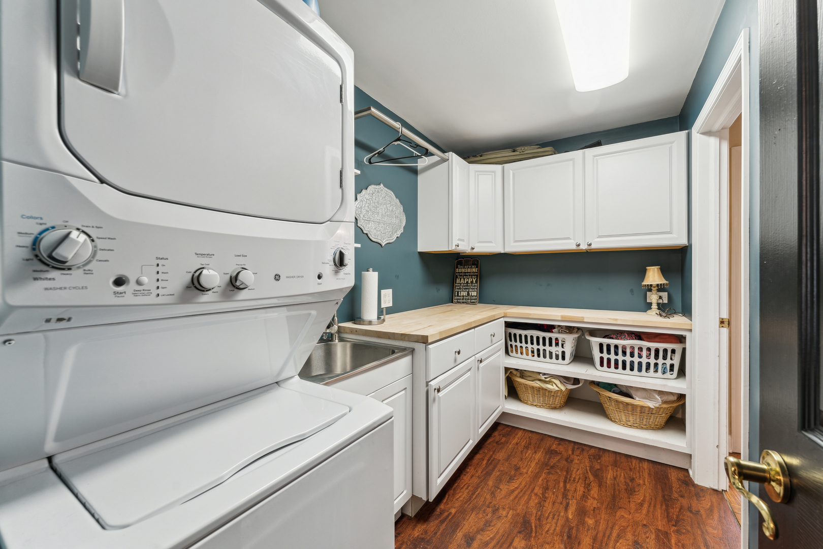 353 E Butterfield Road Property Photo 18