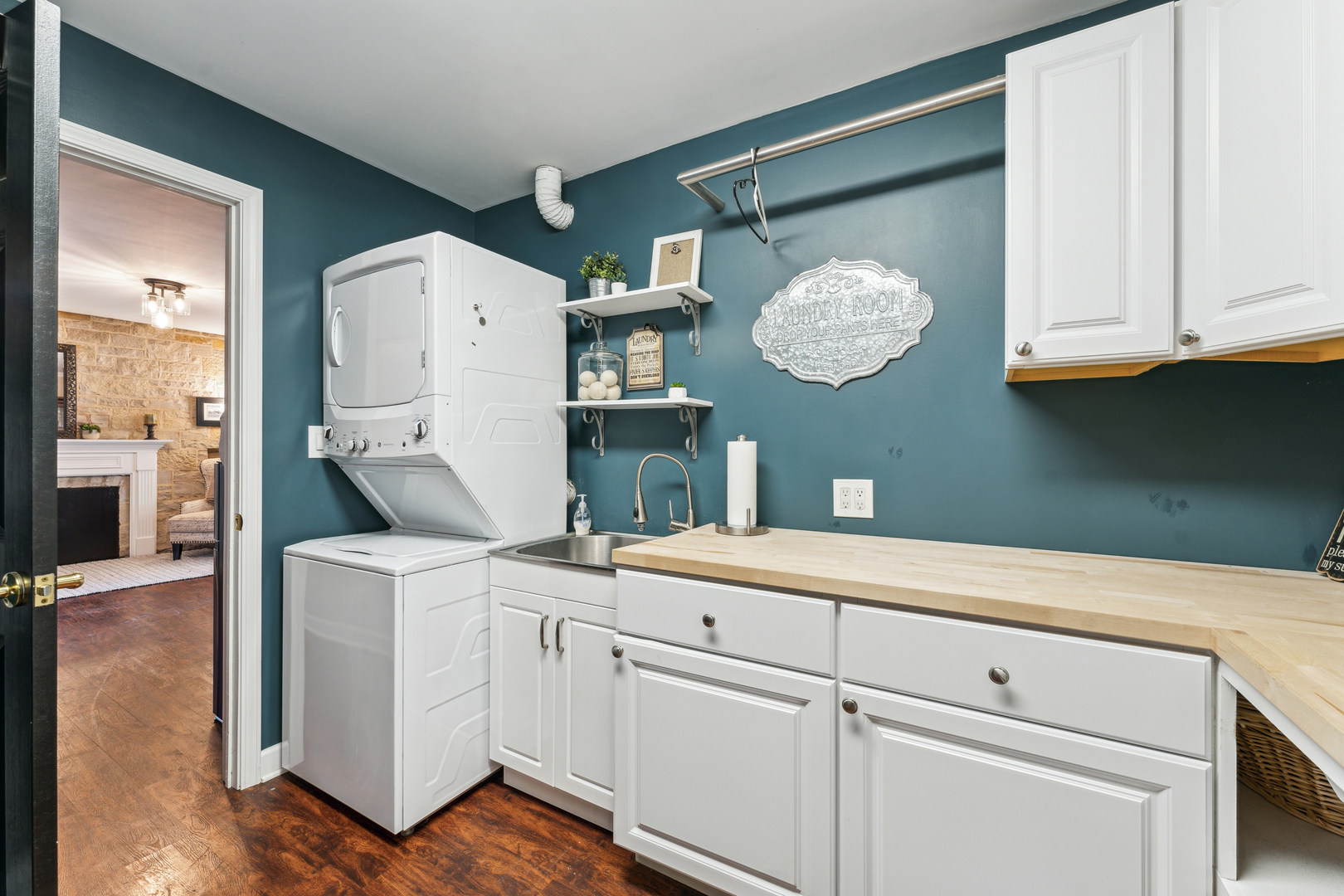 353 E Butterfield Road Property Photo 18