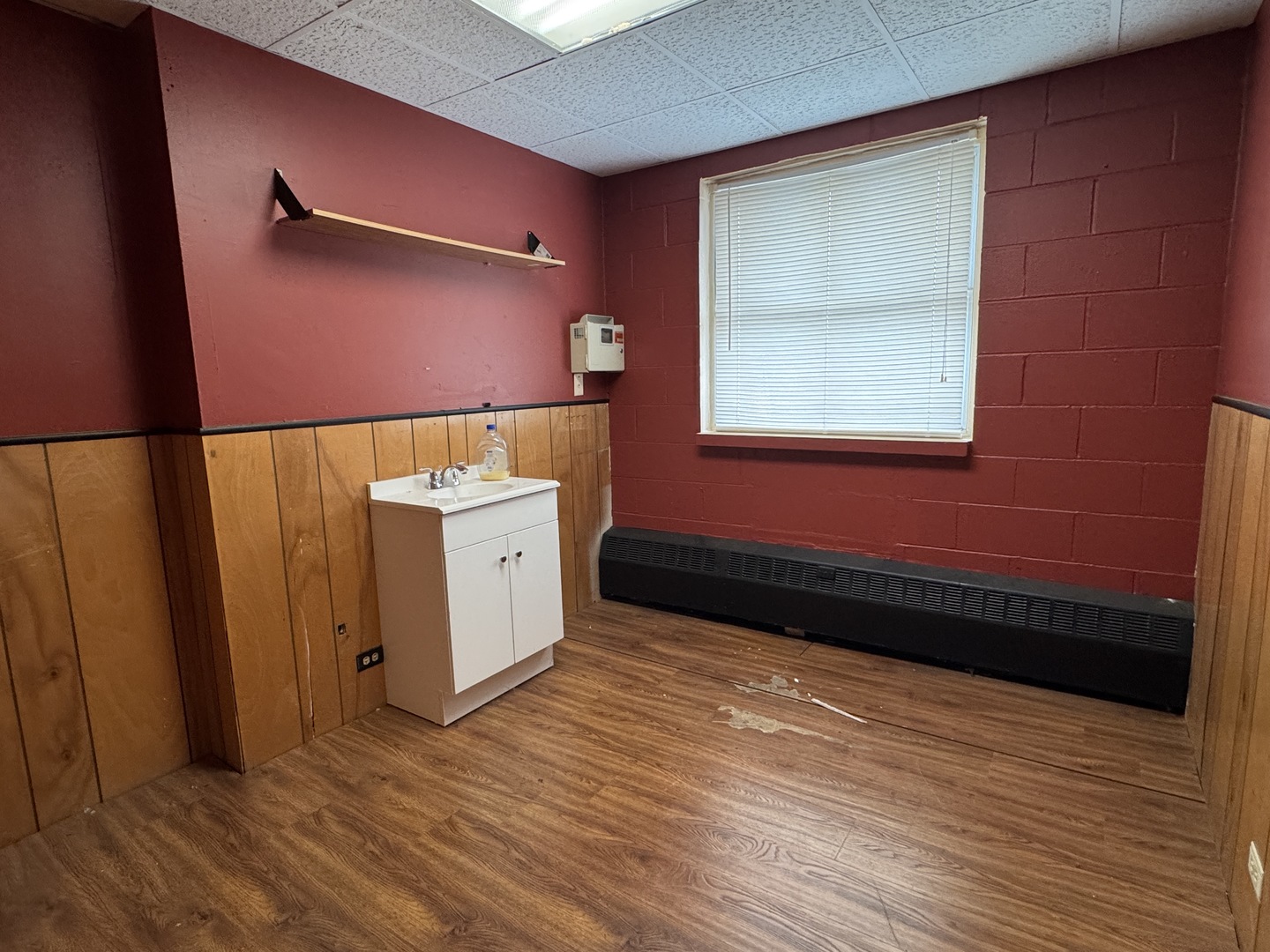 375-395 E State Street Property Photo 8