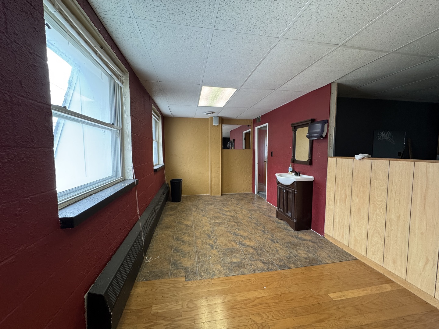 375-395 E State Street Property Photo 10