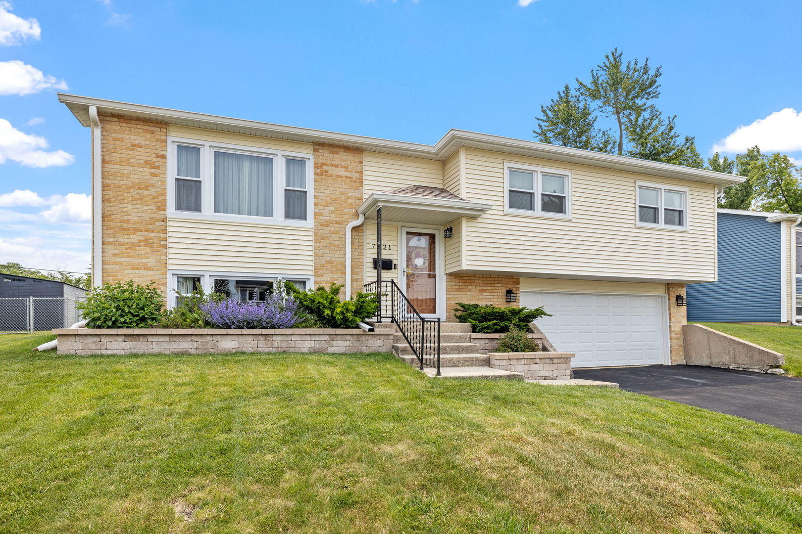 7821 Dalewood Parkway Property Photo 1