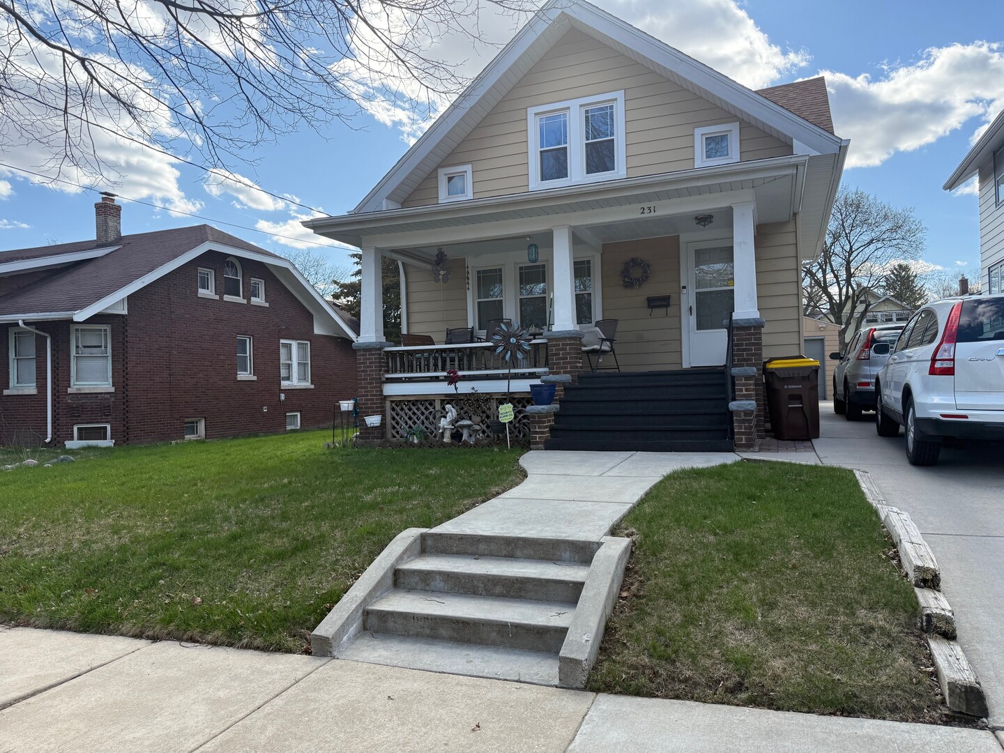231 S Chicago Avenue Property Photo