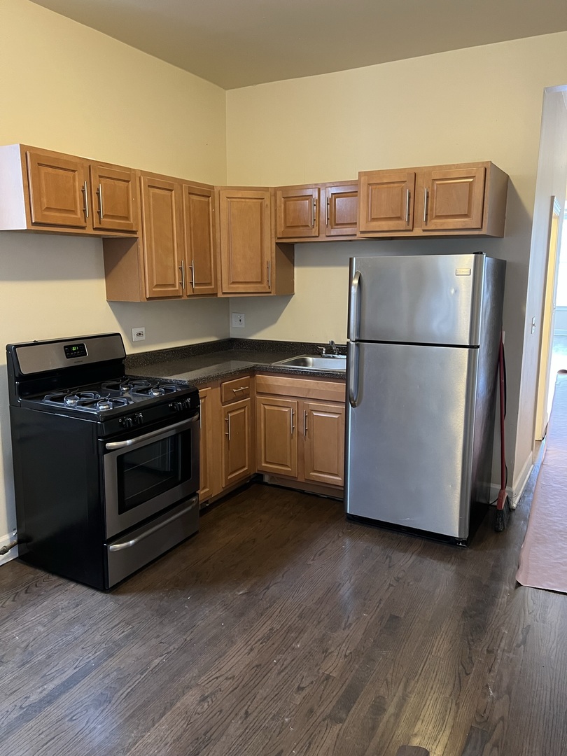 1613 S Central Park Avenue Property Photo 4