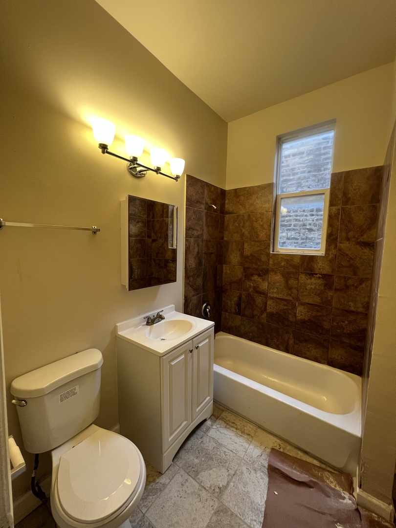 1613 S Central Park Avenue Property Photo 9