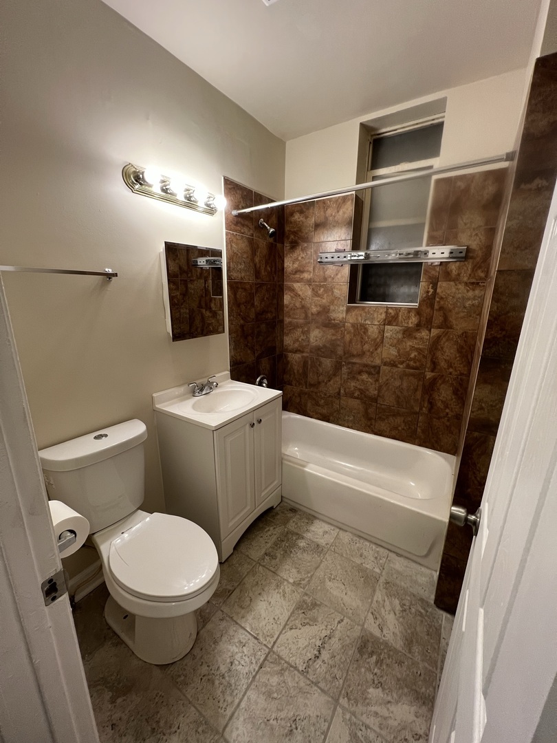 1613 S Central Park Avenue Property Photo 10