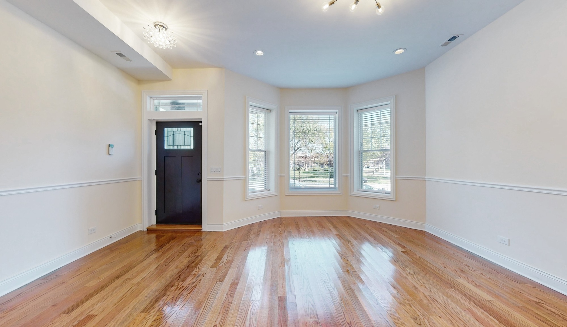 4450 S Prairie Avenue Property Photo 4