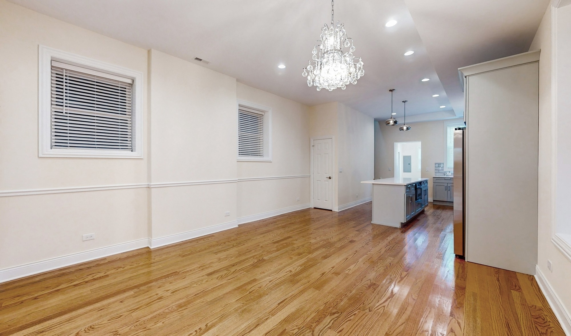 4450 S Prairie Avenue Property Photo 10