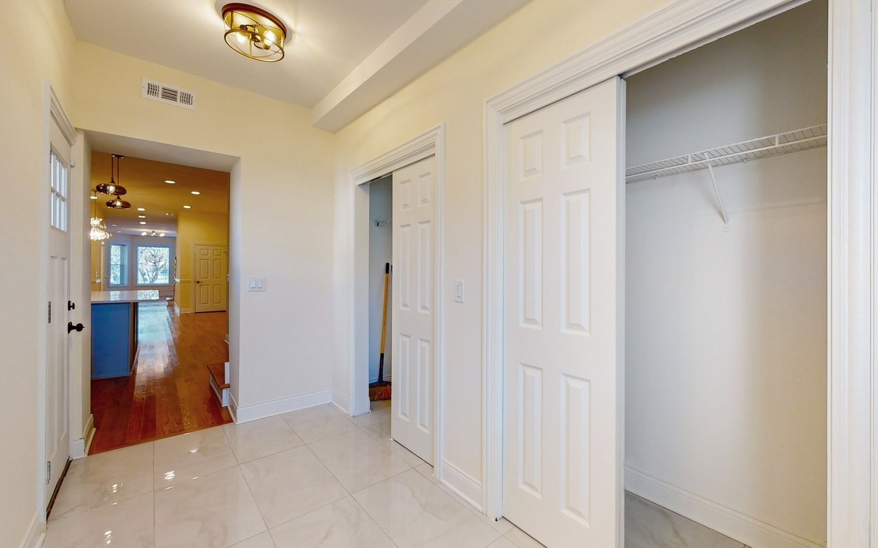 4450 S Prairie Avenue Property Photo 14