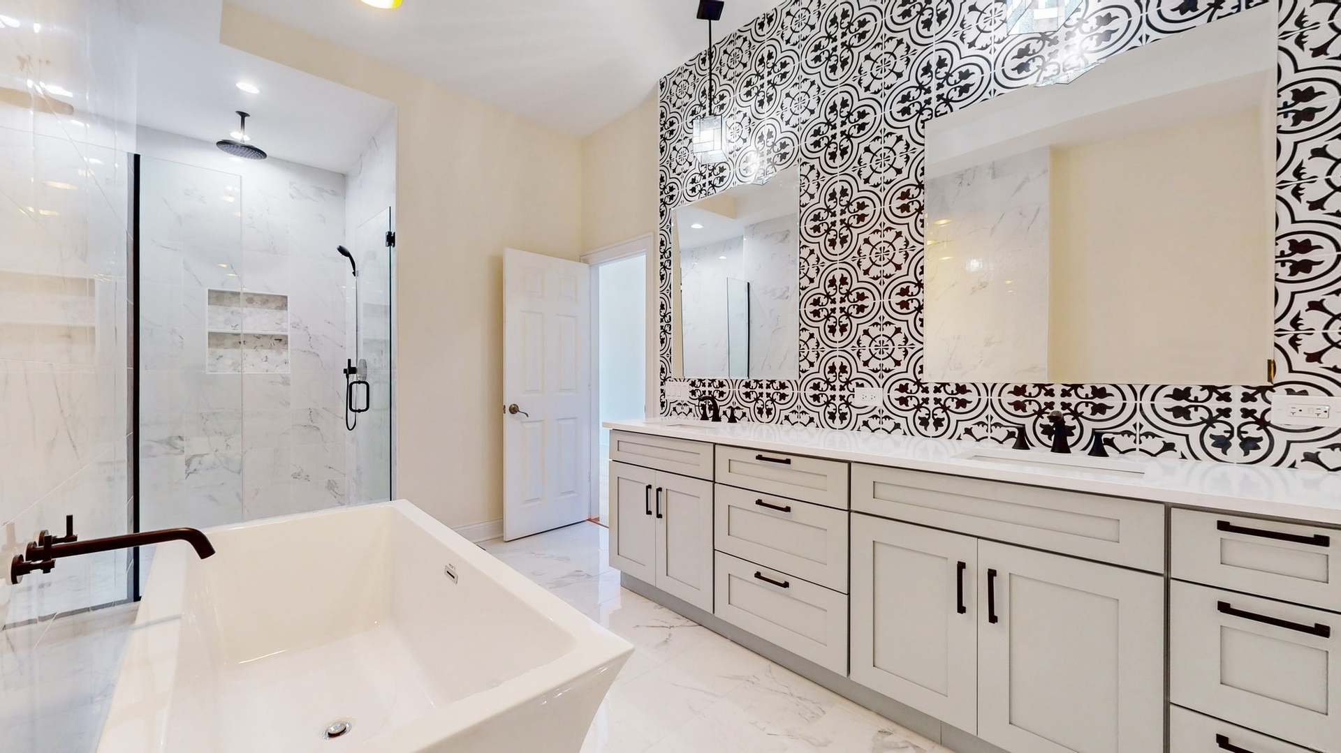 4450 S Prairie Avenue Property Photo 19