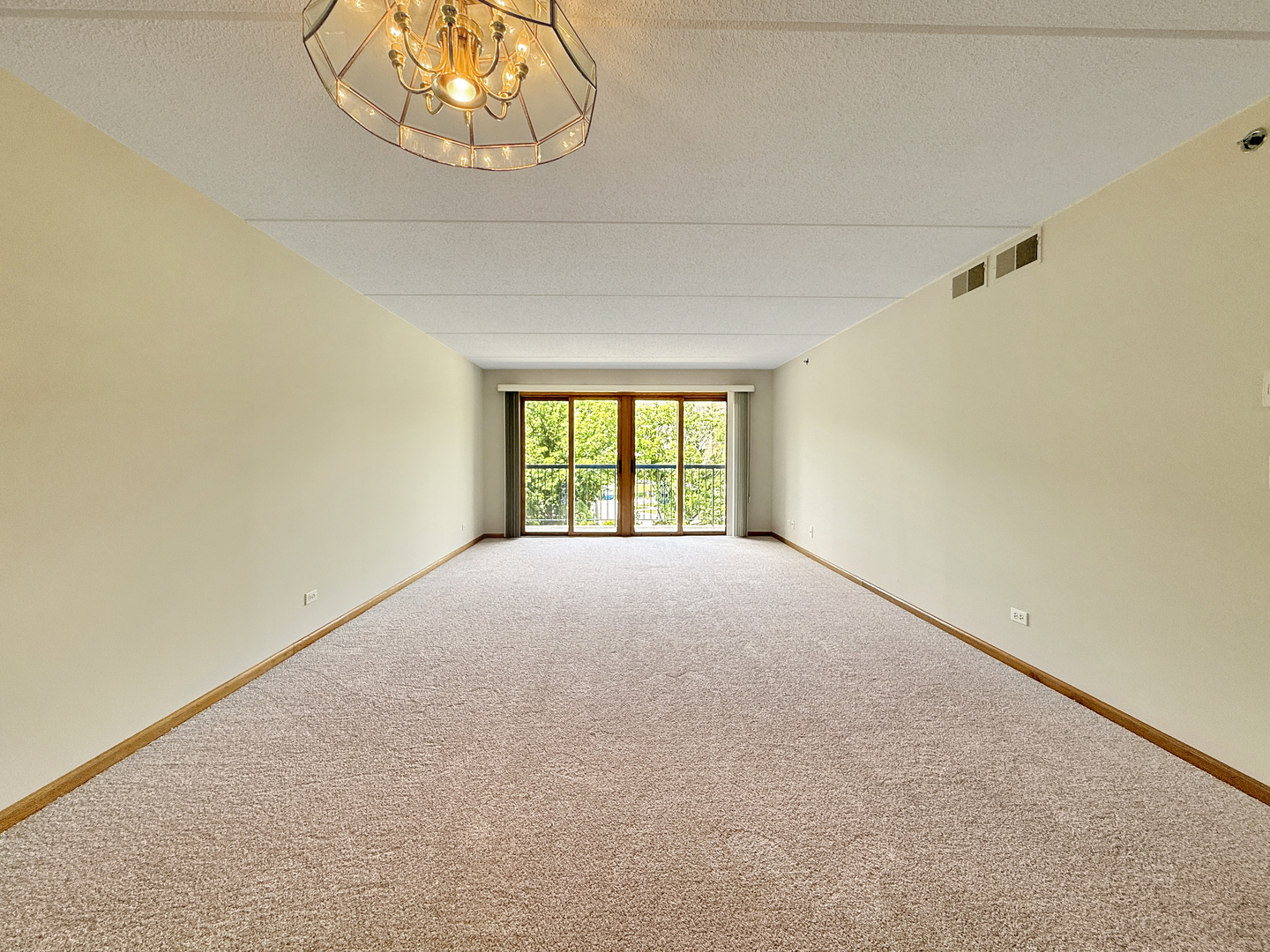 7120 N Milwaukee Avenue 305 Property Photo 3