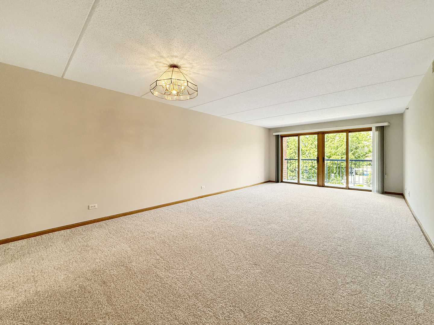 7120 N Milwaukee Avenue 305 Property Photo 4