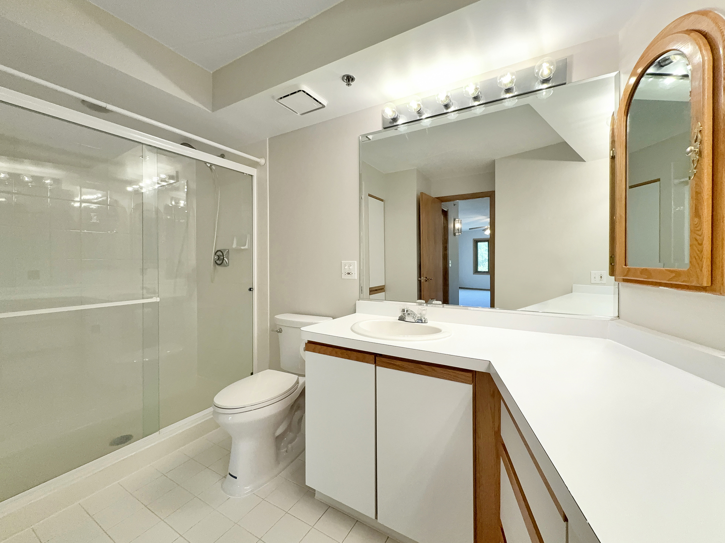 7120 N Milwaukee Avenue 305 Property Photo 19